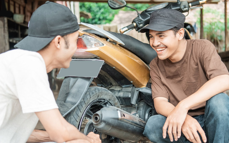 Mekanik Bengkel Motor